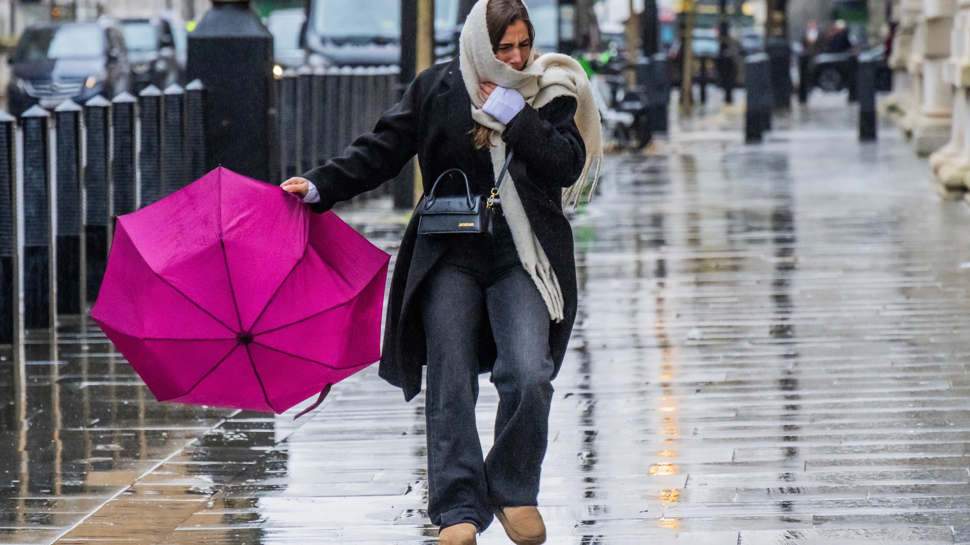 UK weather: Met Office maps reveal where rain will hit this weekend after bone-chilling -11C - is your area affected?