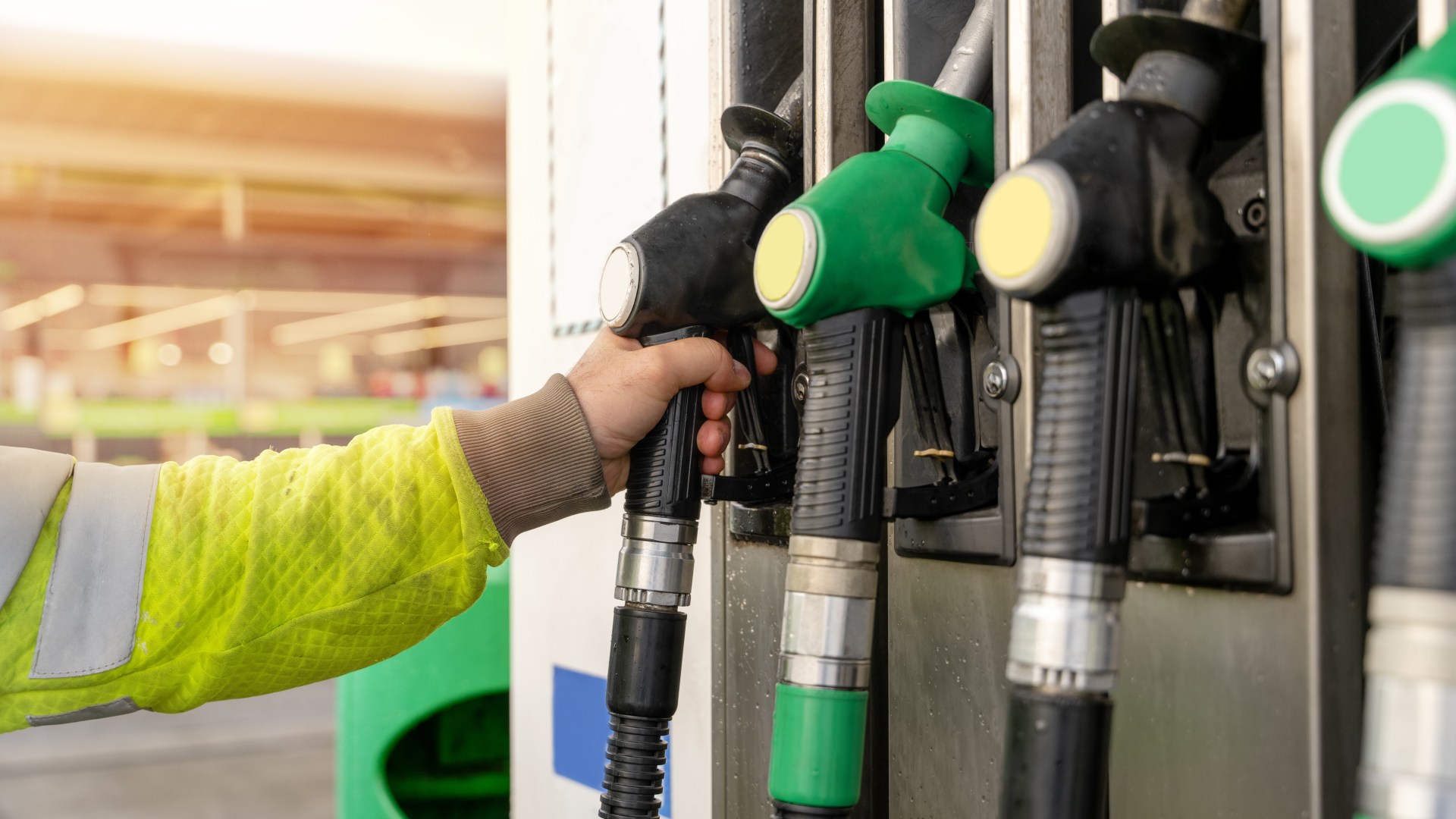 Motorists dodge massive fuel hike this Christmas - but festive trips will still cost extra £1 a tank