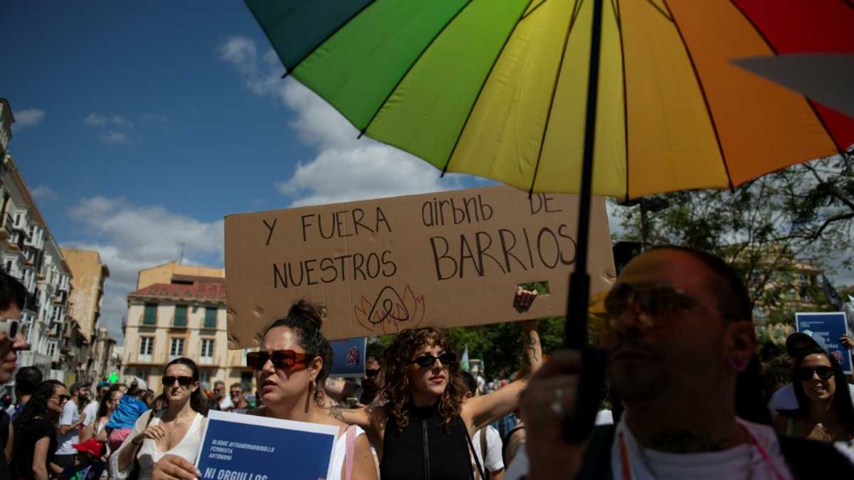 Spain targets Airbnb in illegal ads probe