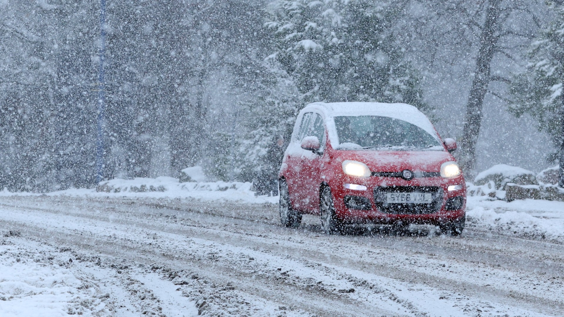 Map reveals where SNOW will hit this weekend as Met Office warnings for 'severe' 80mph gales cover huge swathe of UK