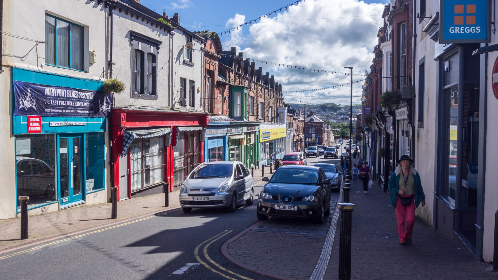 AA reveal some of UK's worst shopping centres for parking charges - is your local on the list?