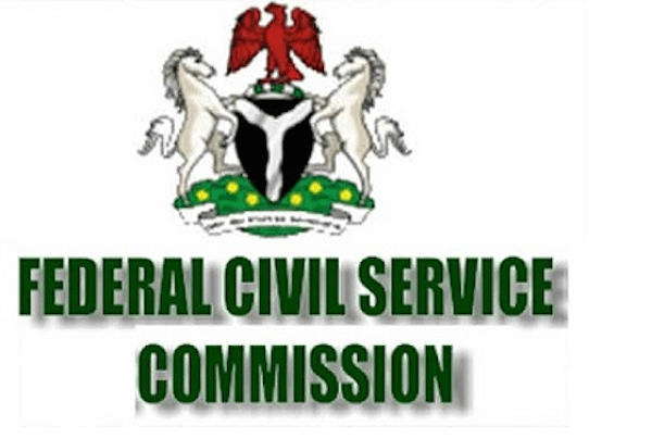 Federal Workers Face Delayed December Salaries Amidst Christmas Celebration