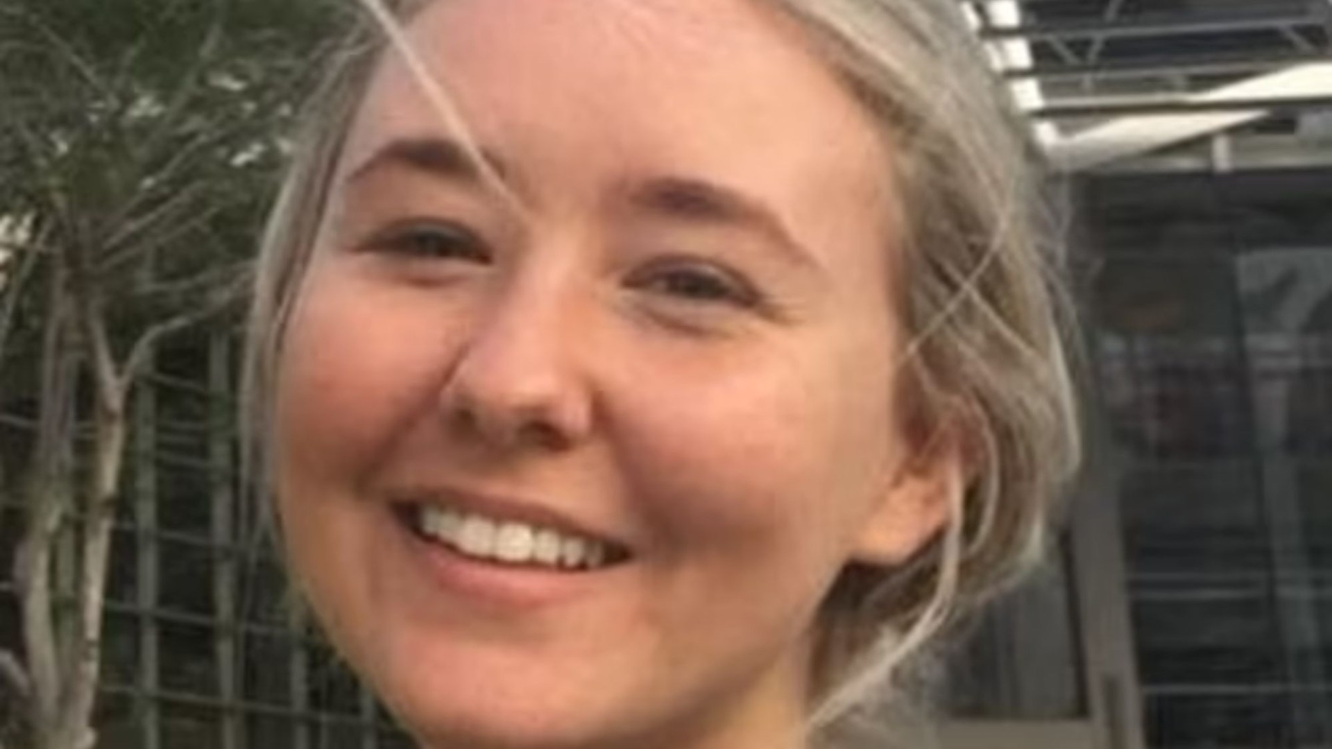 Frantic search for Australian backpacker, 29, who vanished from hostel two weeks ago before sending 'cryptic' texts