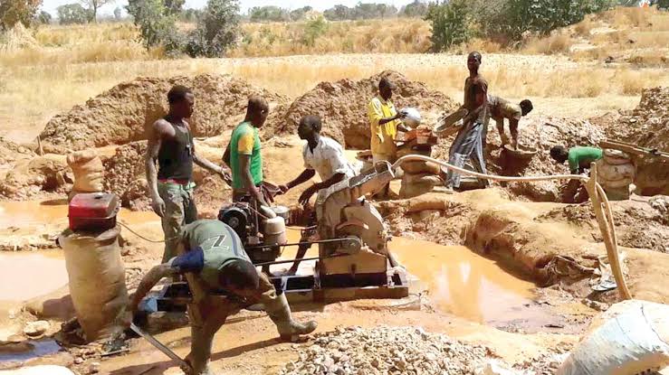 Gwamnatin Tarayya Ta Ɗage Haramcin Haƙar Ma'adanai A Zamfara