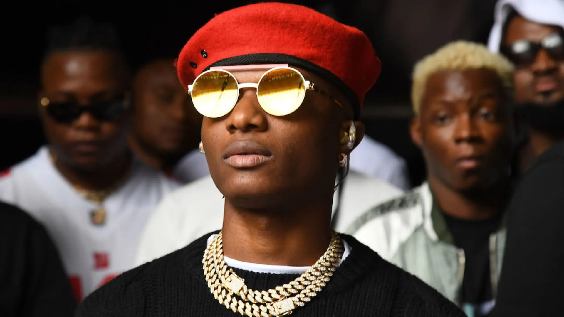 Huge reward announced as Wizkid’s phone goes missing at Lagos concert