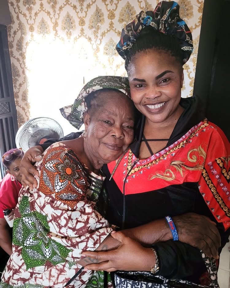 Lola Alao mourns as she loses mother