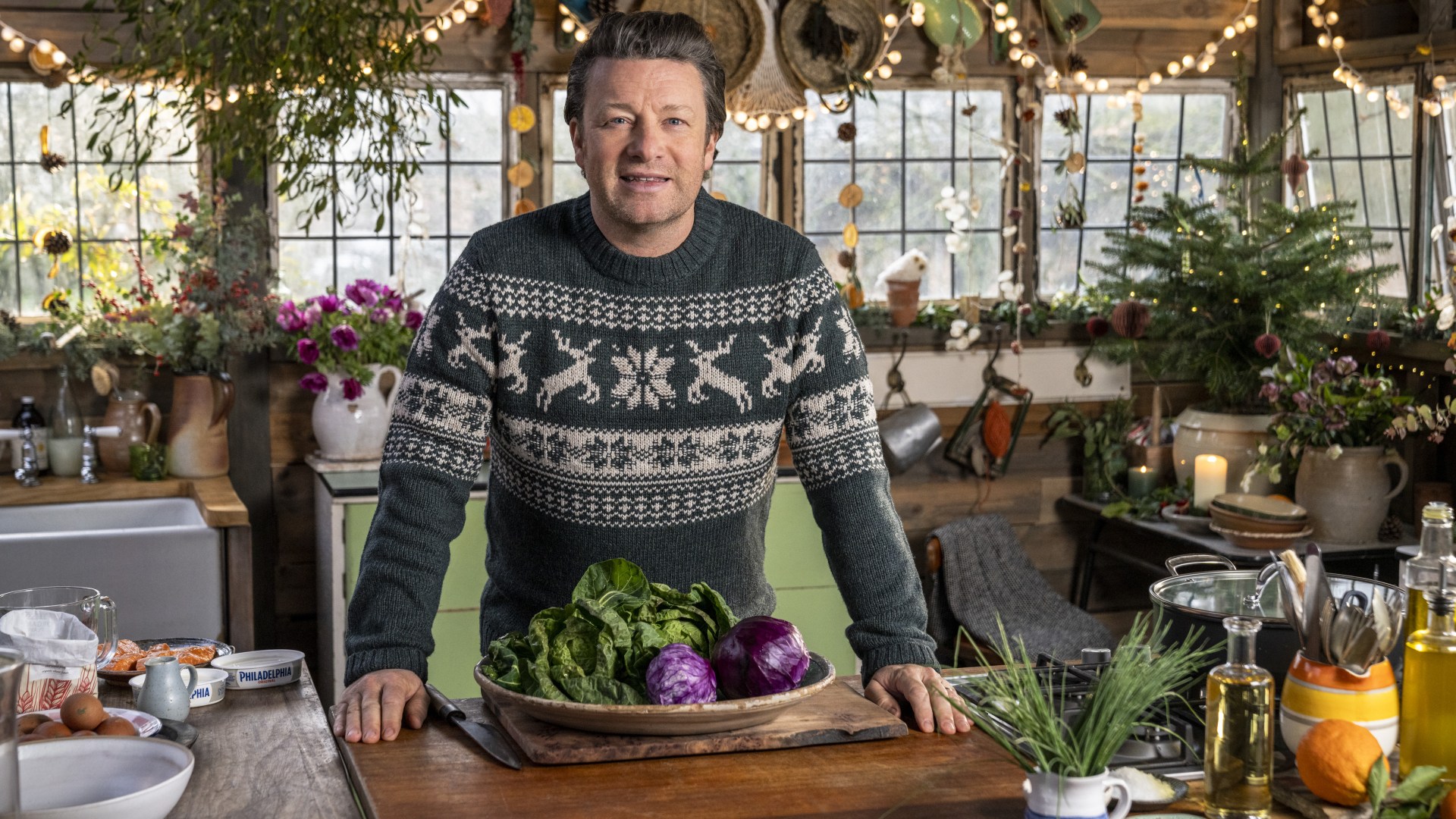 Mulled wine, glazed ham & ultimate roasties... Jamie Oliver's Christmas dinner tips to take stress out of the big day