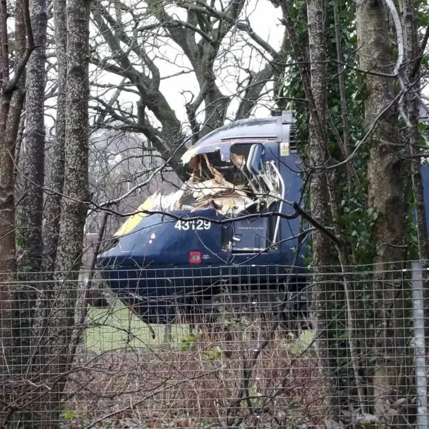 ScotRail train crashed into fallen tree at 84mph as emergency calls went unanswered for 20 minutes