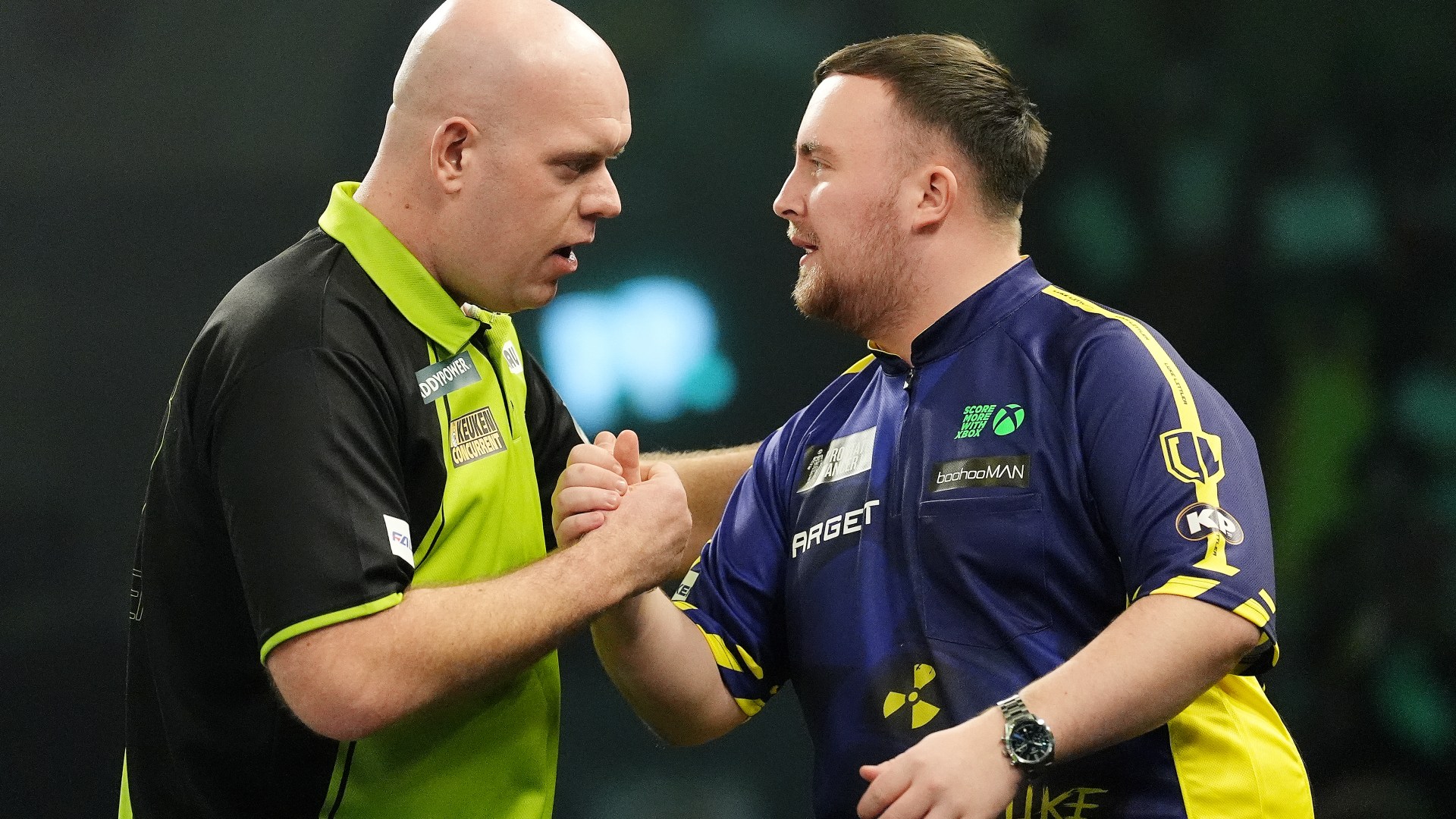 'Is he doing that to rub Van Gerwen's nose in it?' - Sky Sports commentator questions Littler after surprise checkout