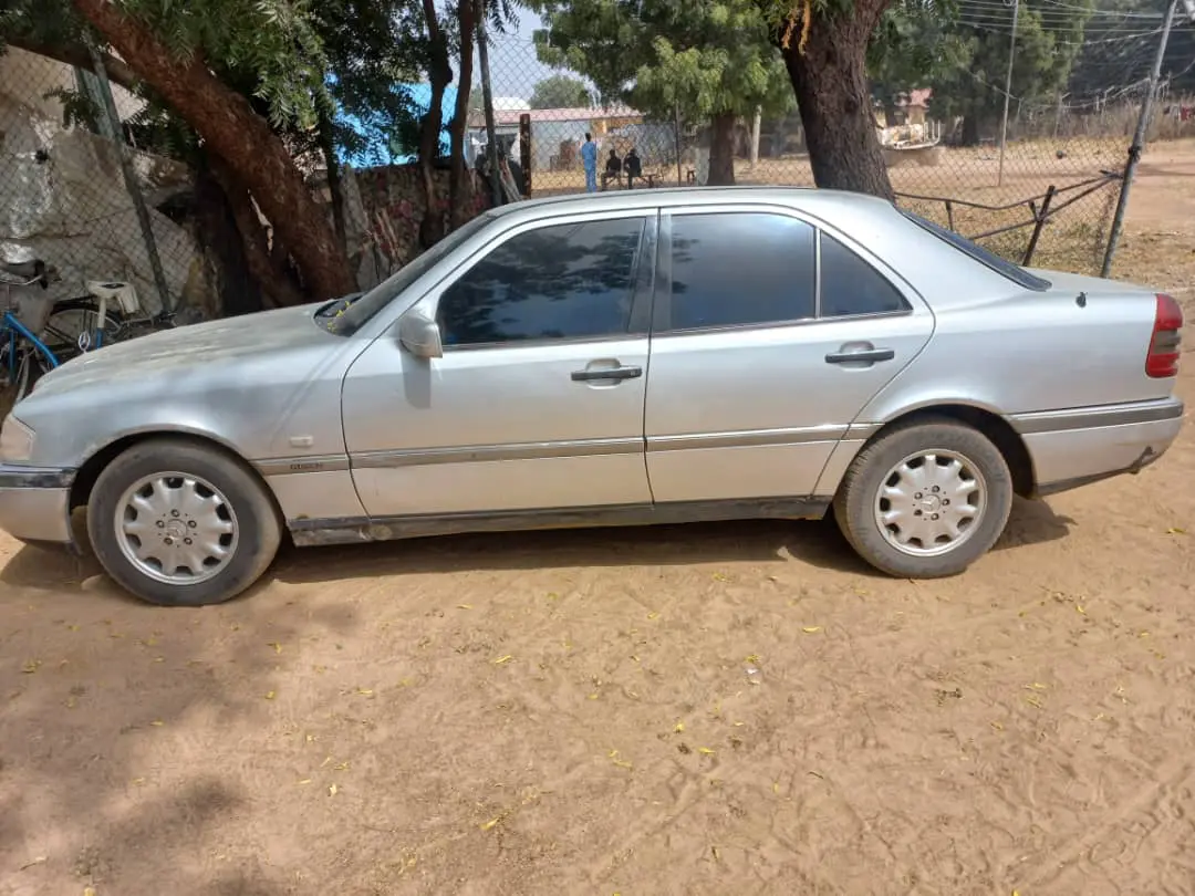 Police arrests 5-member syndicate over criminal conspiracy, fraud, recover stolen vehicle